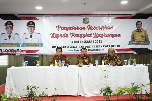 Pemko Medan Melalui Dinas Kebersihan dan Pertamanan (DKP) Kota Medan Mengadakan Penyuluhan Tentang Kebersihan Kepada Para Penggiat Lingkungan Yang Ada di Kota Medan, di Hotel Grand Kanaya, Selasa (6/12)