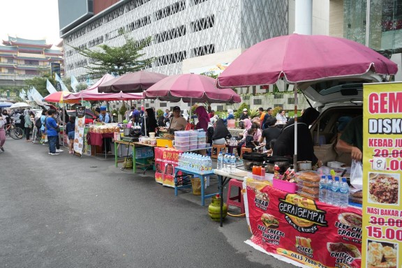 Berjualan di CFD, Nurul Bisa Peroleh Omzet Hingga Di Atas 1 Juta Rupiah