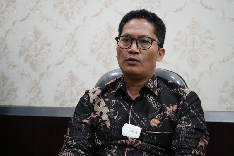 Kepala Dinas Ketenagakerjaan Kota Medan Illyan Chandra Simbolon Saat Ditemui di Ruang Kerjanya Mengungkapkan Bahwa Berdasarkan Undang-undang No 8 tahun 2016 Tentang Penyandang Disabilitas, Pemko Medan Melalui Dinas Ketenagakerjaan Kota Medan Mengambil Sebuah Kebijakan Dengan Membentuk Tim Unit Layanan Disabilitas (ULD), Kamis (2/3)