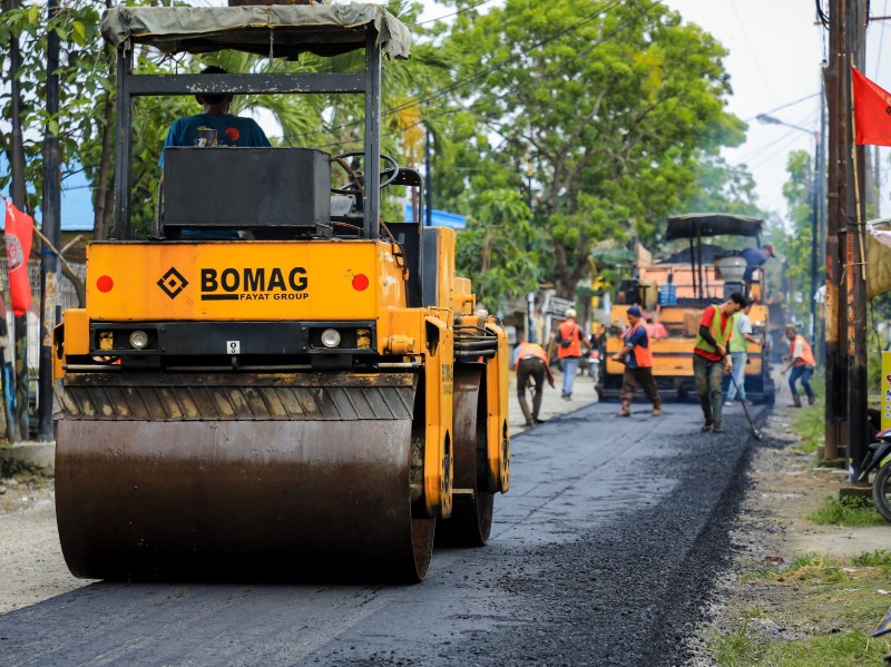 Percepat Perbaikan Jalan Rusak, Upaya  Bobby Nasution Tingkatkan Aksesibilitas Jasa Pelayanan Sosial