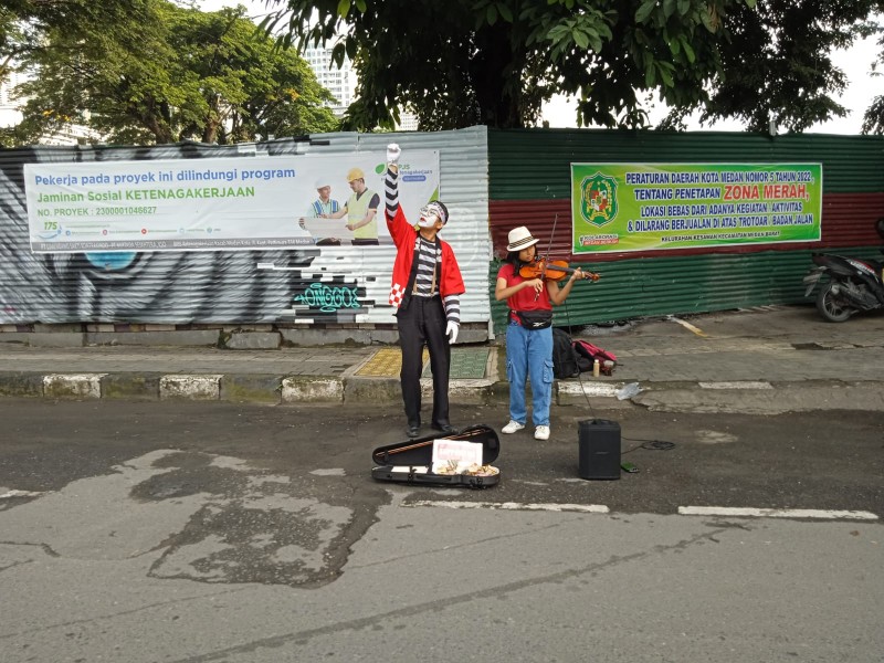 Car Free Day (CFD) di Warnai Pertunjukan Vionis dan Pantomim, Minggu (3/8/2023)