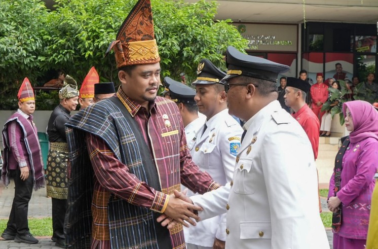 Wali Kota Medan, Bobby Nasution Melantik 111 Pejabat Administrasi di Lingkungan Pemko, di Halaman Tengah antor Wali Kota, Jumat (8/9/2023)