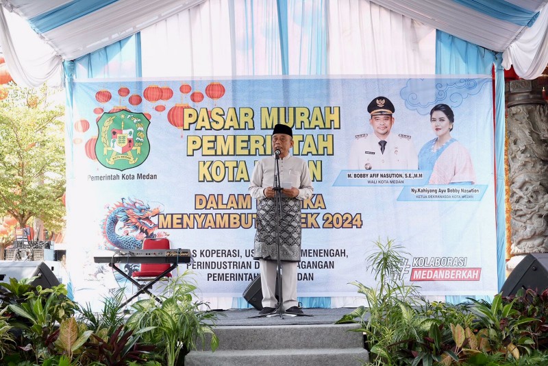 Pemko Medan Melalui Dinas Koperasi, Usaha Kecil Menengah, Perindustrian, dan Perdagangan (Diskop UKM Perindang) Menyelenggarakan Pasar Murah di Vihara Siau San Keng, Kecamatan Medan Labuhan, Jumat (2/2/2024)