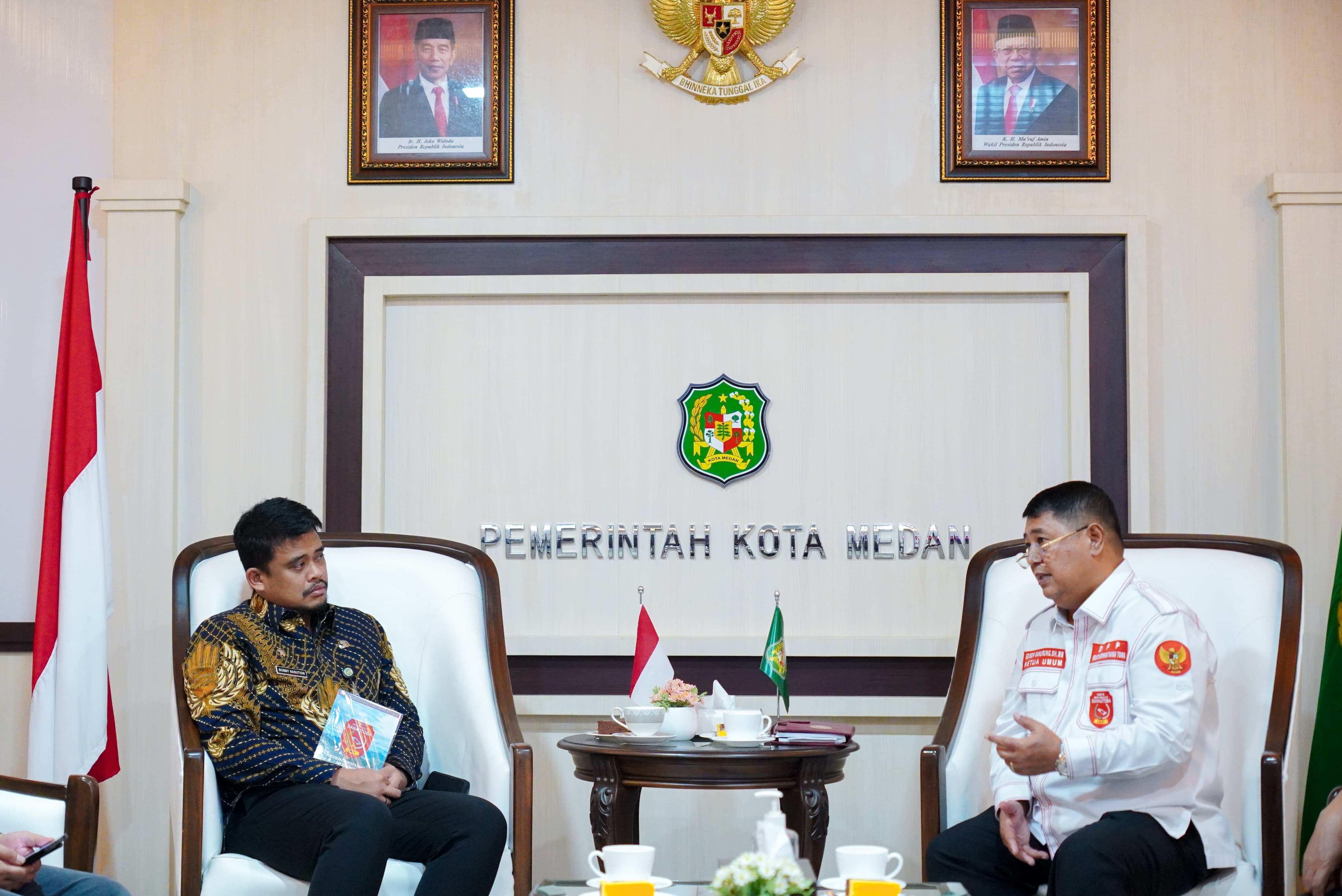 Wali Kota Medan, Bobby Nasution Menerima Kunjungan Pengurus DPP-KMDT di Balai Kota, Kamis (1/8/2024)