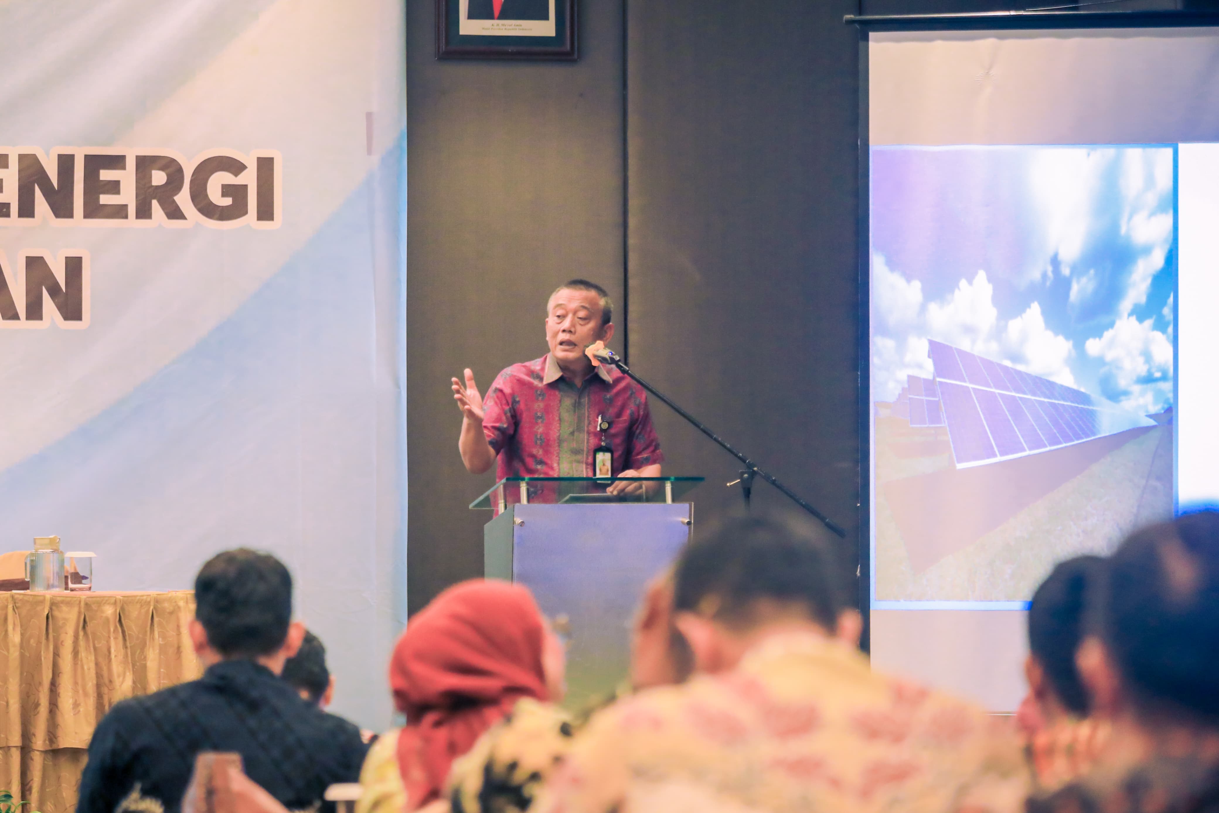 Pemko Medan Melalui Bagian Sumber Daya Alam Setda Kota Medan Menggandeng Direktorat Jenderal (Ditjen) Energi Baru Terbarukan dan Konservasi Energi (EBTKE) Menyelenggarakan Penerapan Manajemen Energi Gedung Perkantoran di Kota Medan, di Hotel Grand Mercure, Kamis (5/9/2024)