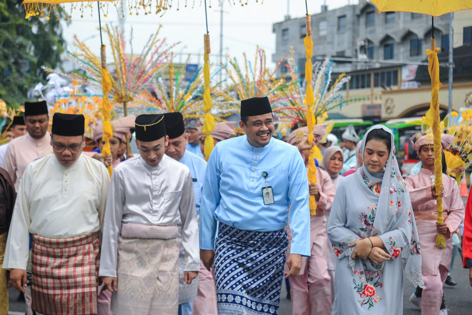 Wali Kota Medan, Bobby Nasution Bersama Ketua TP PKK Kota Medan, Kahiyang Ayu Bobby Menghadiri Peringatan Maulid Nabi Muhammad SAW 1446 H/2024 YangDigelar Pemko Medan di Mesjid Raya Al- Mashun, Rabu (18/9/2024)