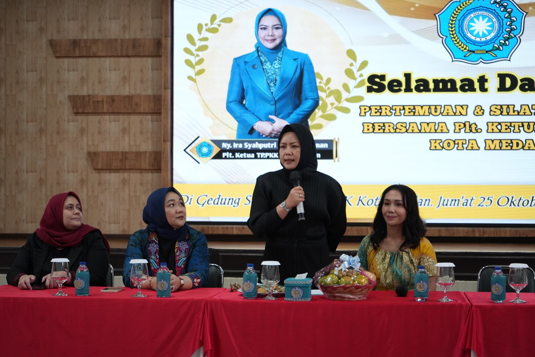 Suasana Ceria dan Penuh Kegembiraan Menyelimuti Acara Pertemuan dan Silaturahmi TP PKK Kota Medan Yang Digelar di Gedung PKK Kota Medan, Jum'at (25/10/2024)