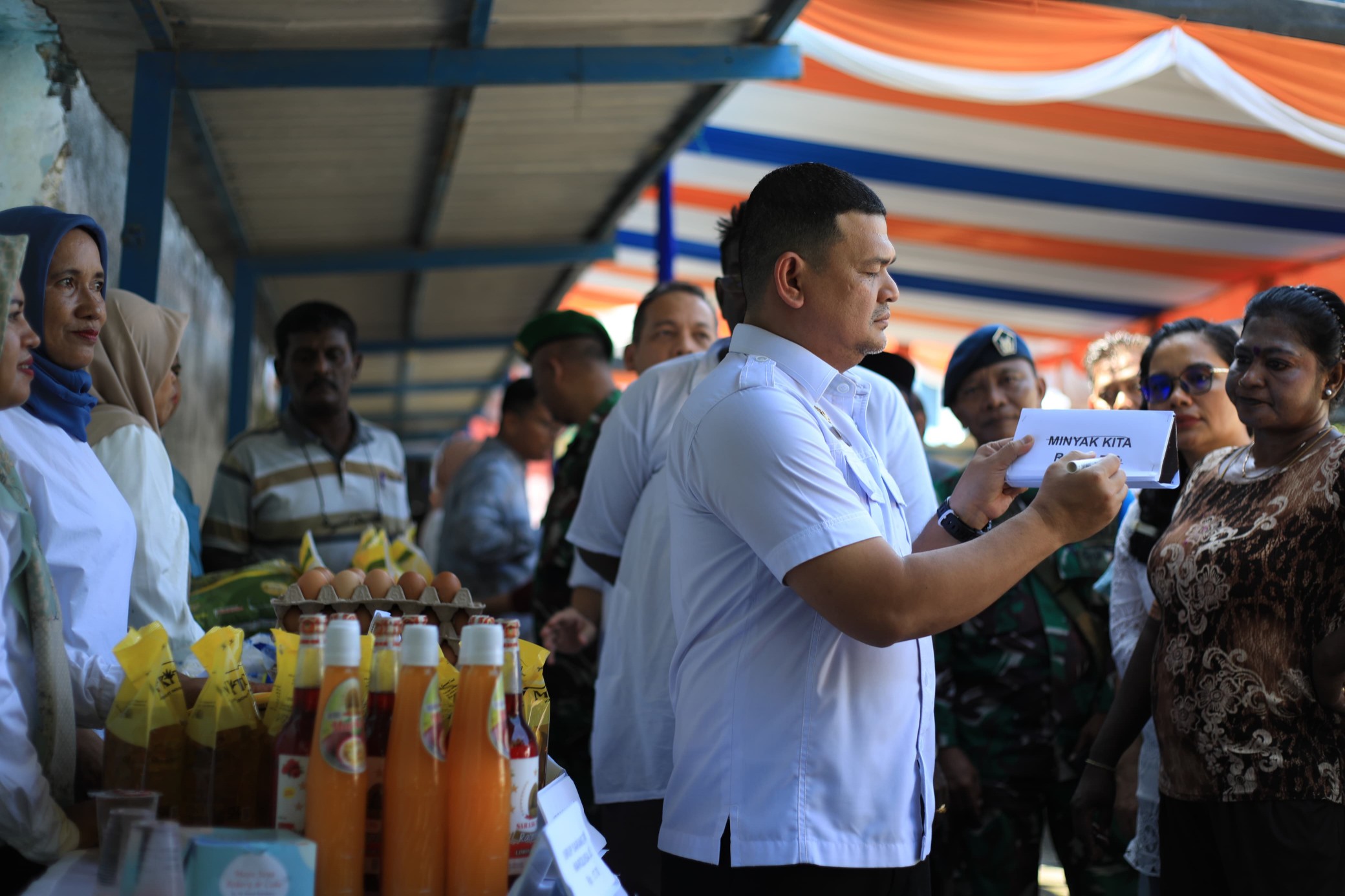 Jelang Perayaan Deepavali 2024 Pemko Medan Melalui Dinas Koperasi UKM Perindag Kota Medan Menggelar Pasar Murah di Lapangan Parkir Hermes Polonia, Rabu (30/10/2024)