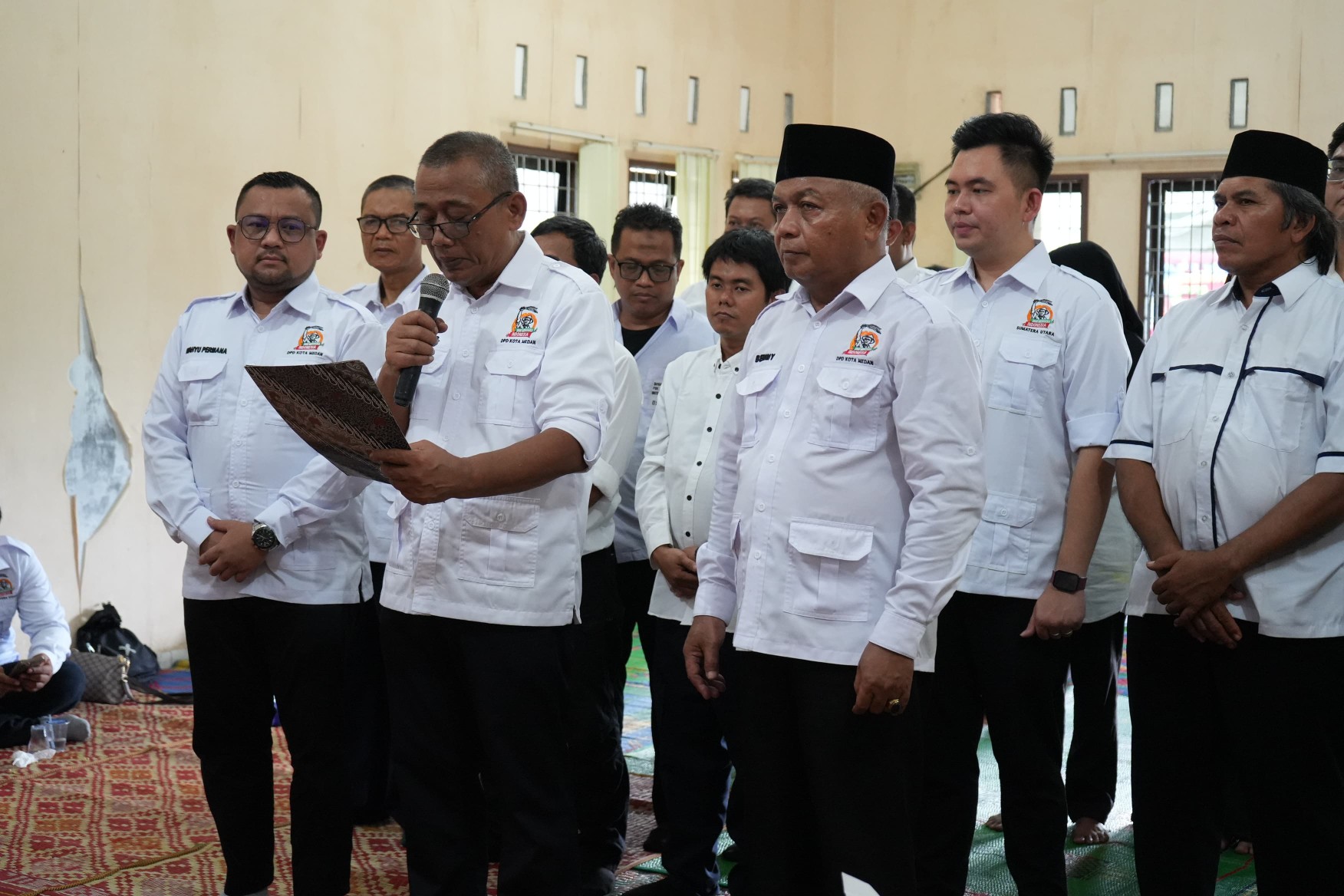 Kepala Dinas Ketahanan Pangan, Pertanian dan Perikanan, Gelora Kurnia Putra Ginting Menghadiri Pelantikan DPD Tani Merdeka Indonesia (TMI) Kota Medan Masa Bakti 2024-2029 di UPT Pengembangan Holtikultura Bibit dan Peternakan, jalan Keramat Indah, Sabtu (21/12/2024)