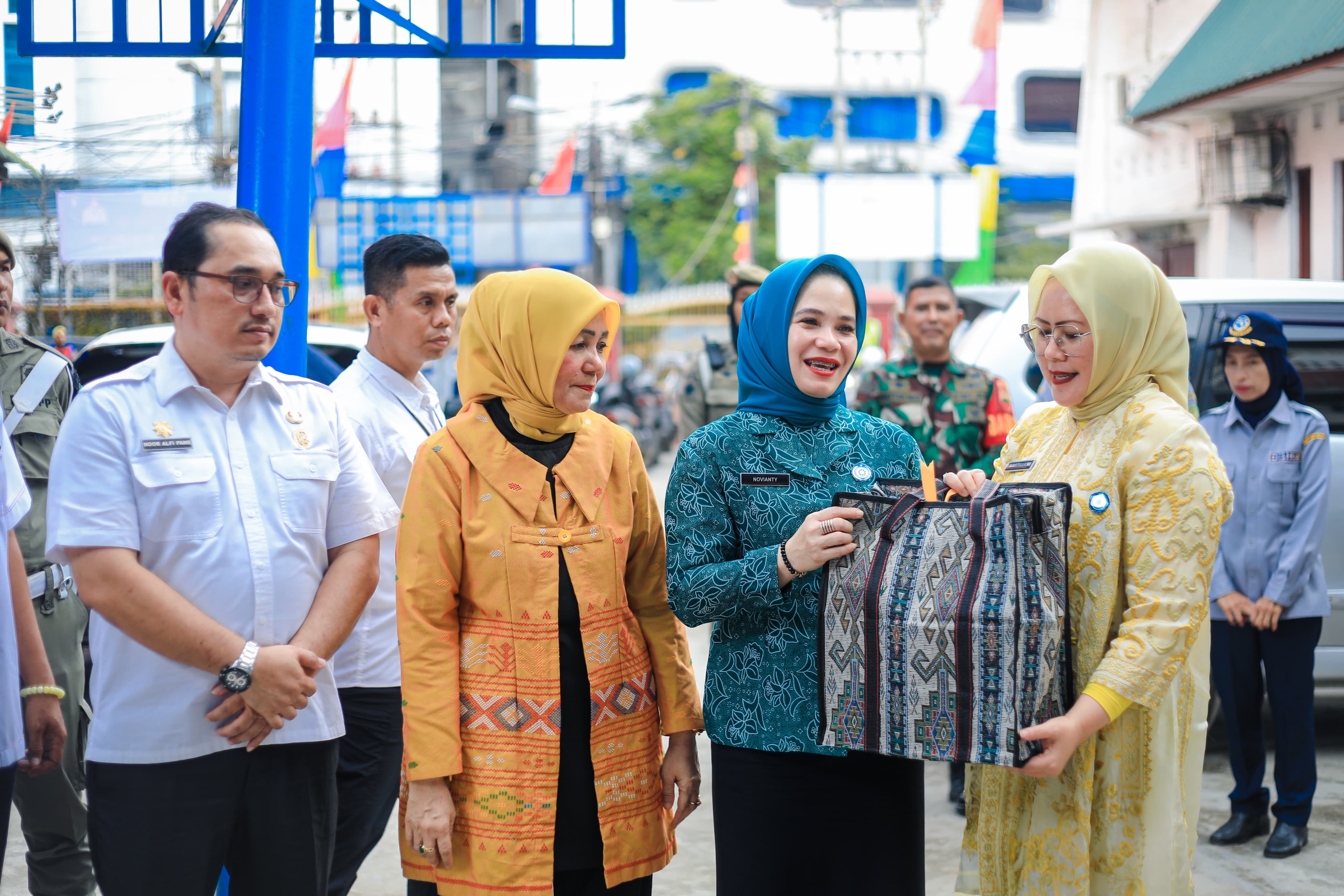 Dikunjungi Tim Supervisi TP PKK Medan, Kelurahan Gang Buntu Paparkan Metode Pola Asuh Anak dan Remaja