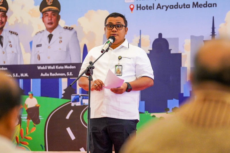 Pj Sekda, Topan Obaja Putra Ginting Membuka Konsultasi Publik Ranwal RKPD Kota Medan 2026 di Hotel Aryaduta, Rabu (22/1/2025)