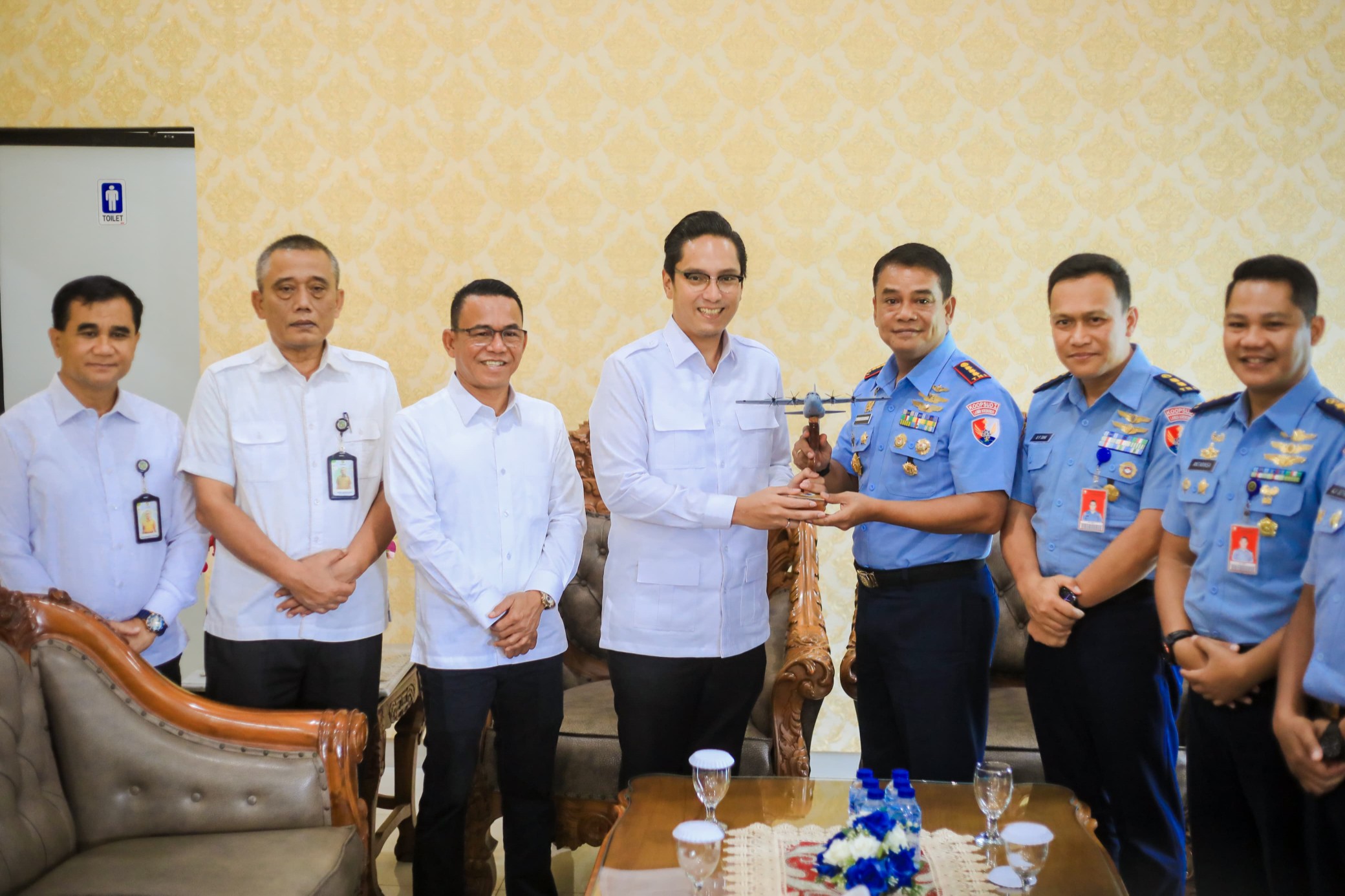 Wali Kota Medan Rico Tri Putra Bayu Waas Bersama Wakil Wali Kota Medan H. Zakiyuddin Harahap Melakukan Kunjungan Silaturahmi Ke Komandan Lanud (Danlanud) Soewondo Medan, Rabu (5/3/2025)