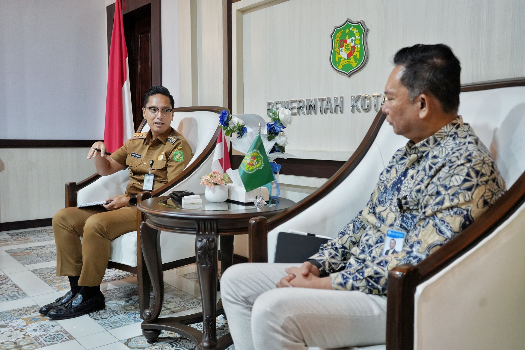 Wali Kota Medan, Rico Tri Putra Bayu Waas Menerima Audiensi Bank Indonesia Guna Membahas Kerjasama Dalam Mewujudkan  Program-Program Prioritas Yang Telah Ditetapkan, di Balai Kota Medan, Senin (10/3/2025)