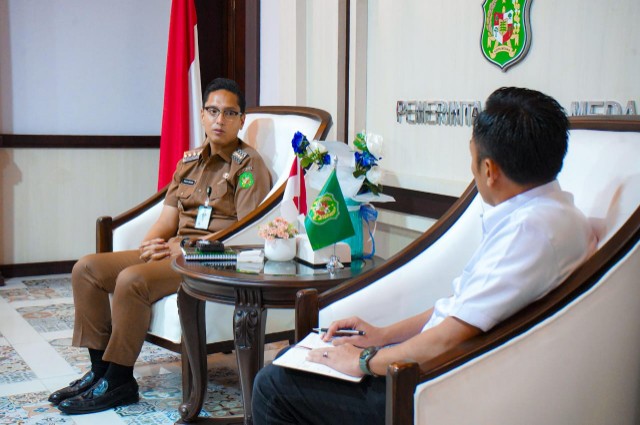 Wali Kota Medan, Rico Waas Menerima Audiensi Pengurus KONI Medan Periode 2024-2028 Yang Diketuai Aswindy Fachrizal, di Ruang Khusus Wali Kota Medan, Senin (10/3/2025)