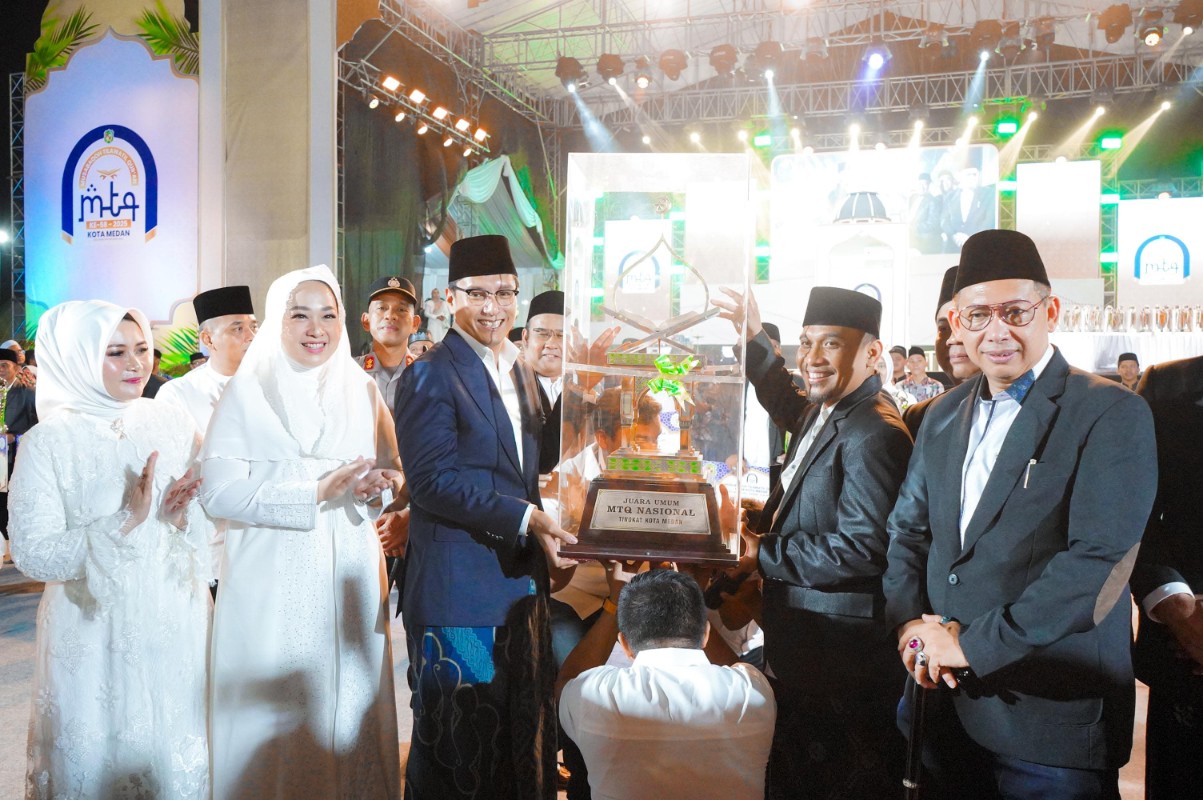 Wali Kota Medan, Rico Tri Putra Bayu Waas Menutup Secara Resmi Musabaqah Tilawatil Quran (MTQ) Ke-58 Kota Medan Tahun 2025, Sabtu (26/4/2025) Malam