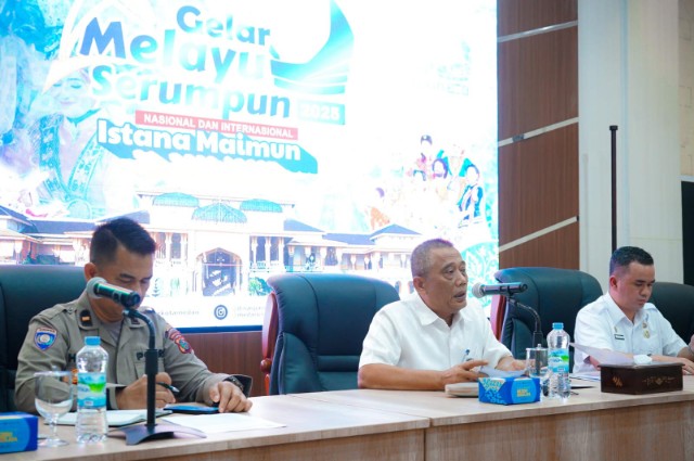 Asisten Ekonomi Pembangunan, H. Agus Suriyono Memimpin Rapat Koordinasi Perhelatan Gelar Melayu Serumpun Ke-8 di Istana Maimun Medan, di Ruang Rapat III Kantor Wali Kota Medan, Rabu (7/5/2025)
