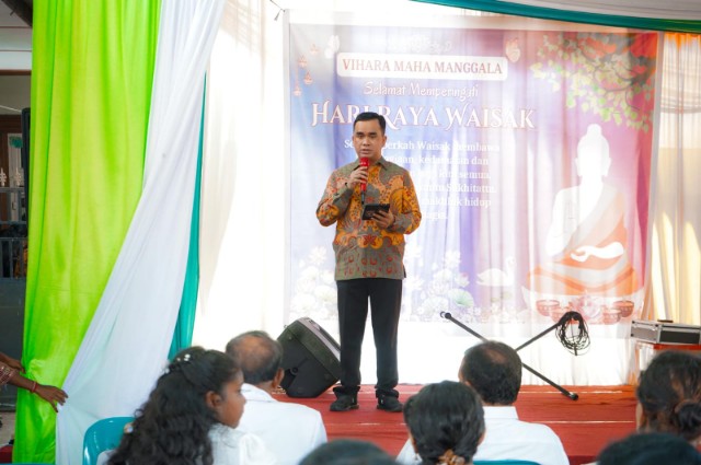 Kadis Pariwisata Odi Anggia Batubara Menghadiri Peringatan Hari Tri Suci Waisak di Vihara Maha Manggala Jalan Karya, Senin (12/5/2025)