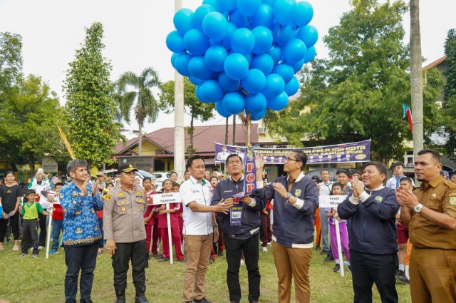 Wali Kota Medan, Rico Tri Putra Bayu Waas 
Membuka Pekan Olahraga Pelajar Kota (Popkot) Tahun 2025 di Lapangan Pertiwi Medan, Senin (2/6/2025)
