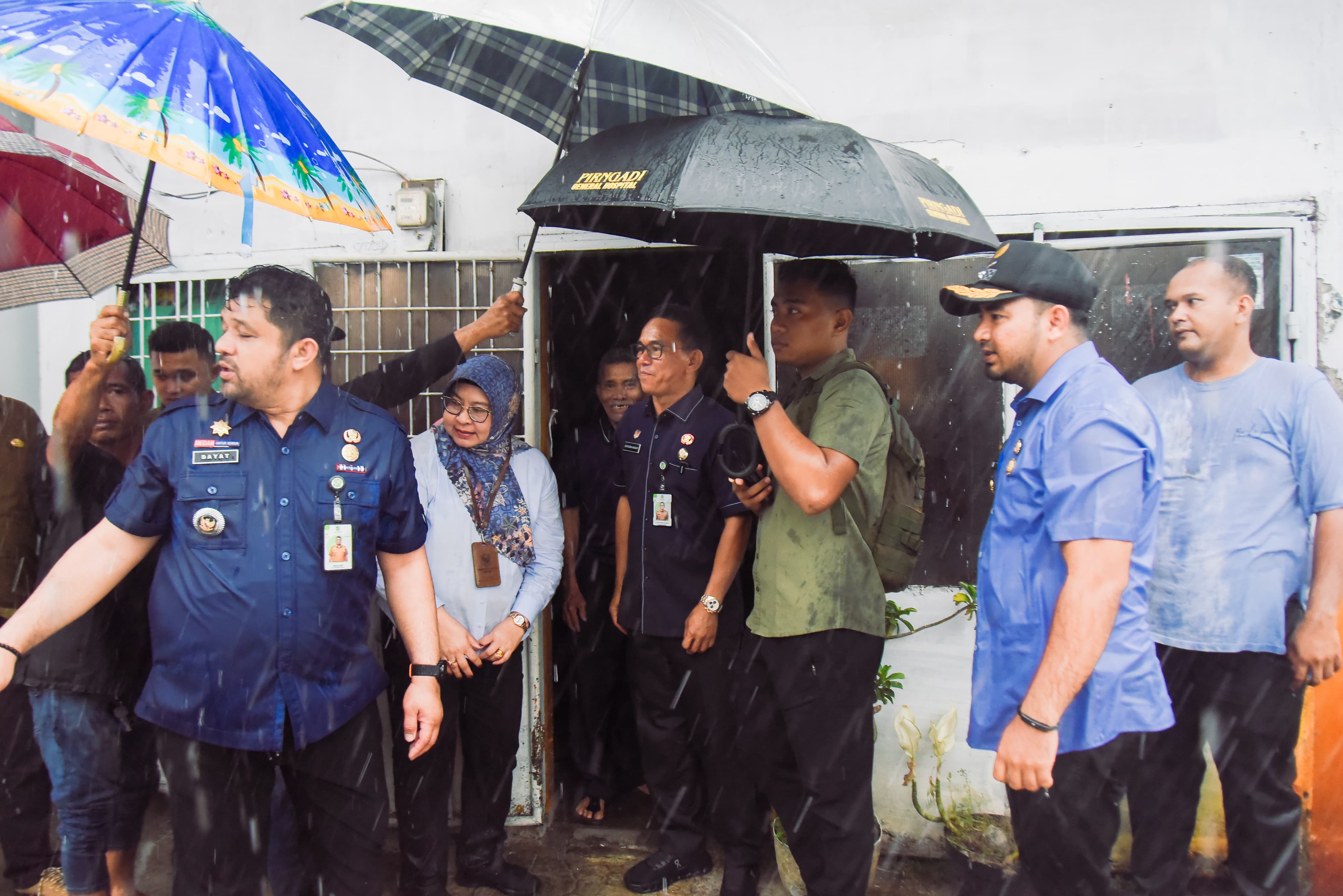 Wakil Walikota Medan Serahkan Bantuan ke Korban Puting Beliung
