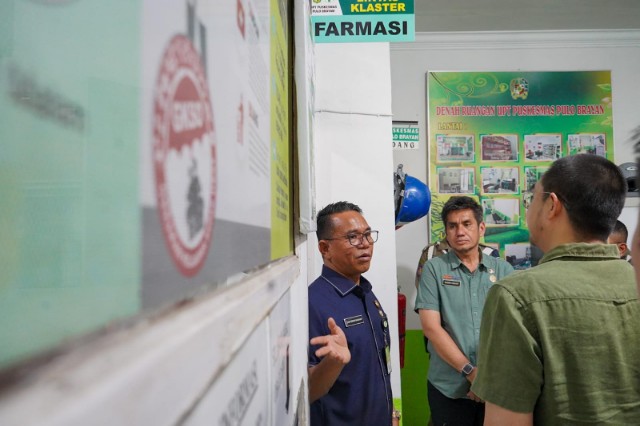 Wakil Wali Kota Medan, H. Zakiyuddin Harahap Meninjau Langsung Puskesmas Pulo Brayan di Jalan Kolonel Yos Sudarso, Kecamatan Medan Barat, Selasa (22/7/2025)