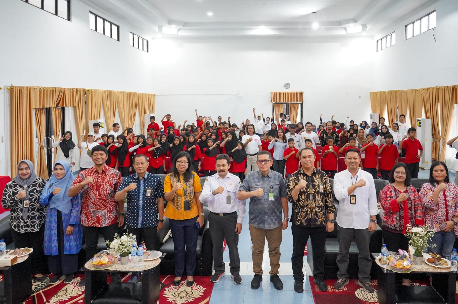 Pemko Medan mendukung sosialisasi Perilaku Hidup Bersih dan Sehat (PHBS) yang di gelar Kementrian Pekerjaan Umum dan Perumahan Rakyat (PUPR) Sumatra Utara di Sekolah Rakyat Sentra Bahagia Medan, Jumat (8/8/2025)