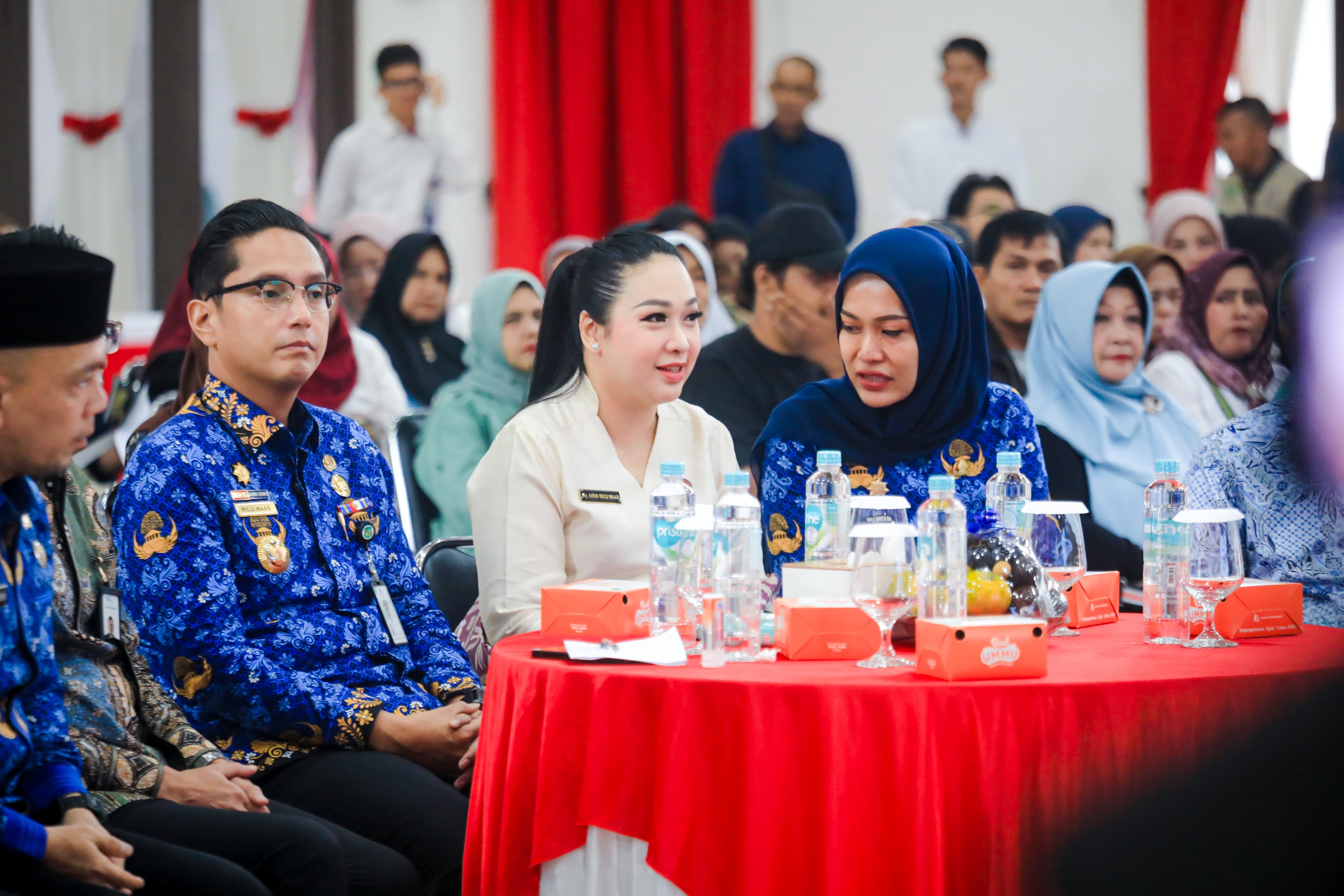 Serahkan Sertifikat Halal Untuk Pelaku UMKM, Rico Waas Berharap Labelisasi Halal jadi Tren untuk UMKM Naik Tingkat