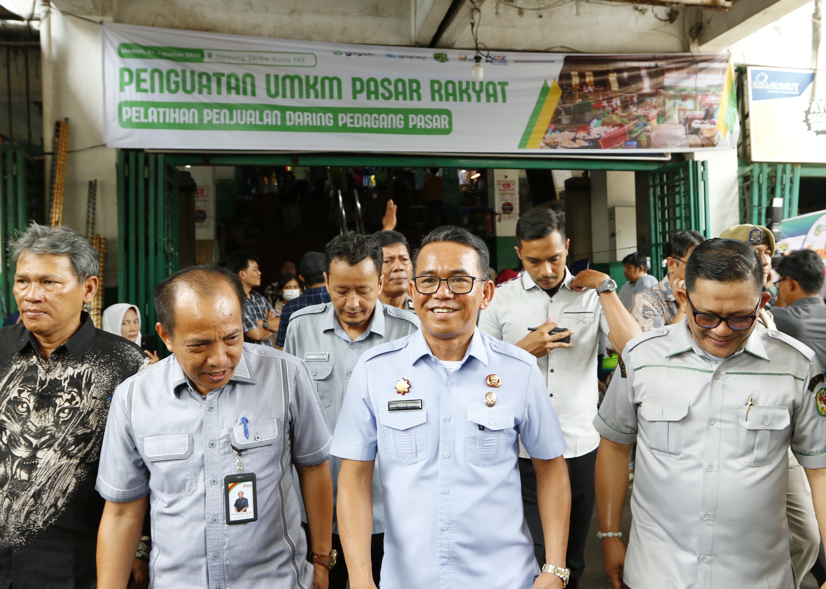 Pantau Harga Bahan Pangan di Medan, Zakiyuddin Harahap Tinjau Pasar Petisah dan Pusat Pasar