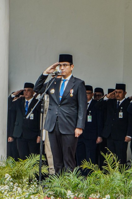 Wali Kota Medan, Rico Tri Putra Bayu Waas, Memimpin Upacara Peringatan Hari Kesaktian Pancasila Tahun 2025, di Halaman Kantor Wali Kota Medan, Rabu (1/10/2025)