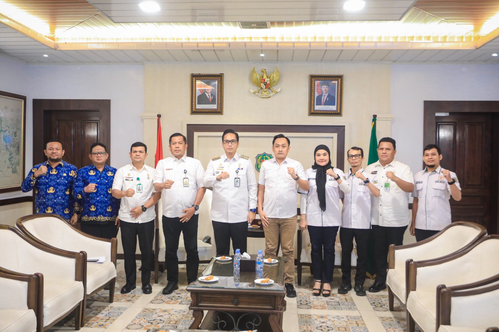 Wali Kota Medan, Rico Waas Menerima Audiensi Ketua Komite Olahraga Nasional Indonesia (KONI) Kota Medan Aswindy Fachrizal Bersama Pengurus di Balai Kota, Rabu (1/10/2025)