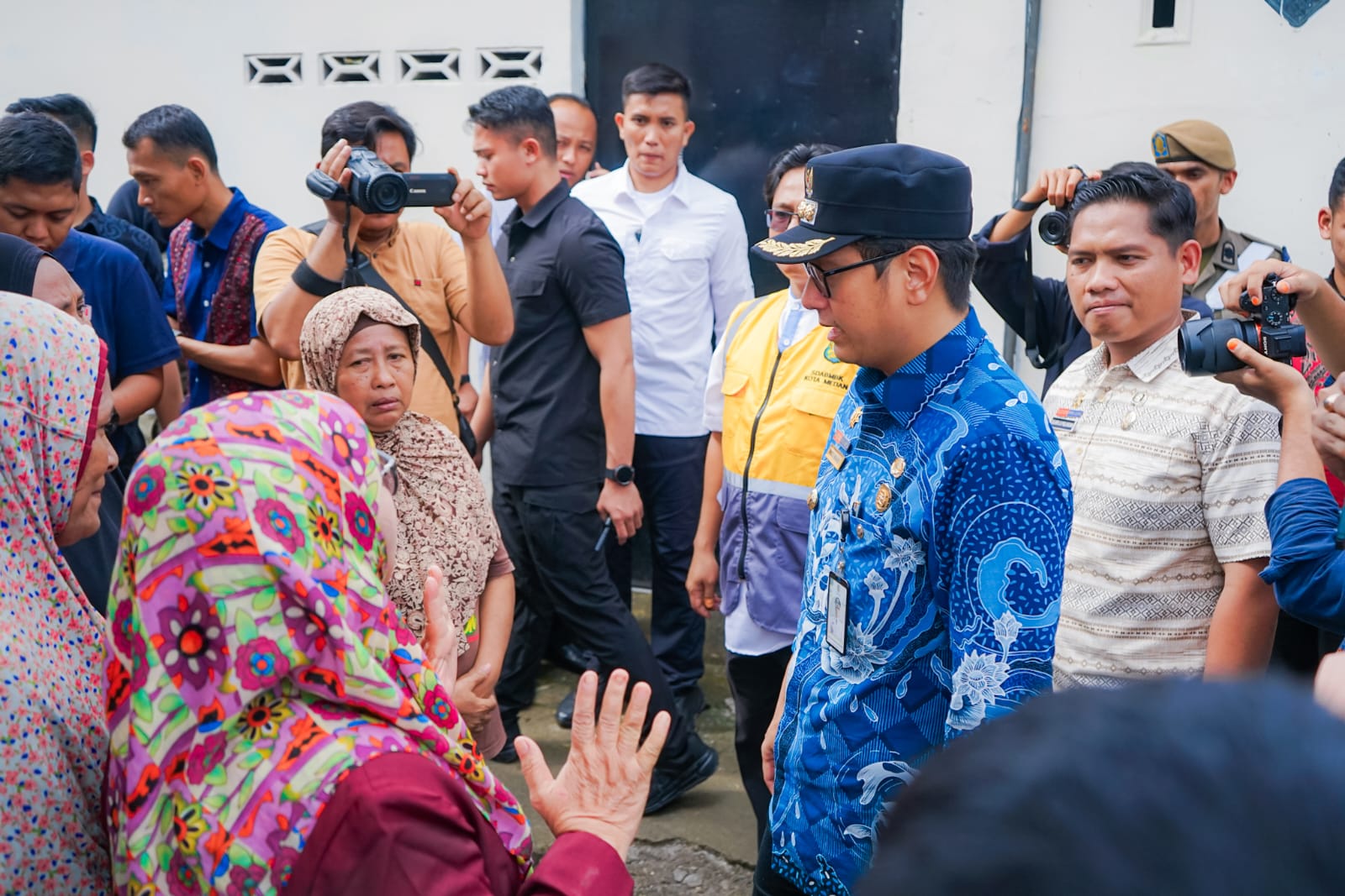 Wali Kota Medan Tinjau Tiga Ruas Jalan di Medan Marelan, Rico Waas : Minggu Depan Langsung Kita Perbaiki