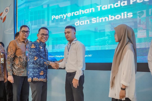 Wakil Wali Kota Medan, H. Zakiyuddin Harahap Membuka Project Based Learning (PBL) dan Tailor Made Training (TMT) Yang Digelar Oleh Kementerian Ketenagakerjaan RI Melalui BBPVP Medan Bekerjasama Dengan Pemerintah Kota Medan,  di Gedung Serba Guna BBPVP Medan, Jumat (17/10/2025)