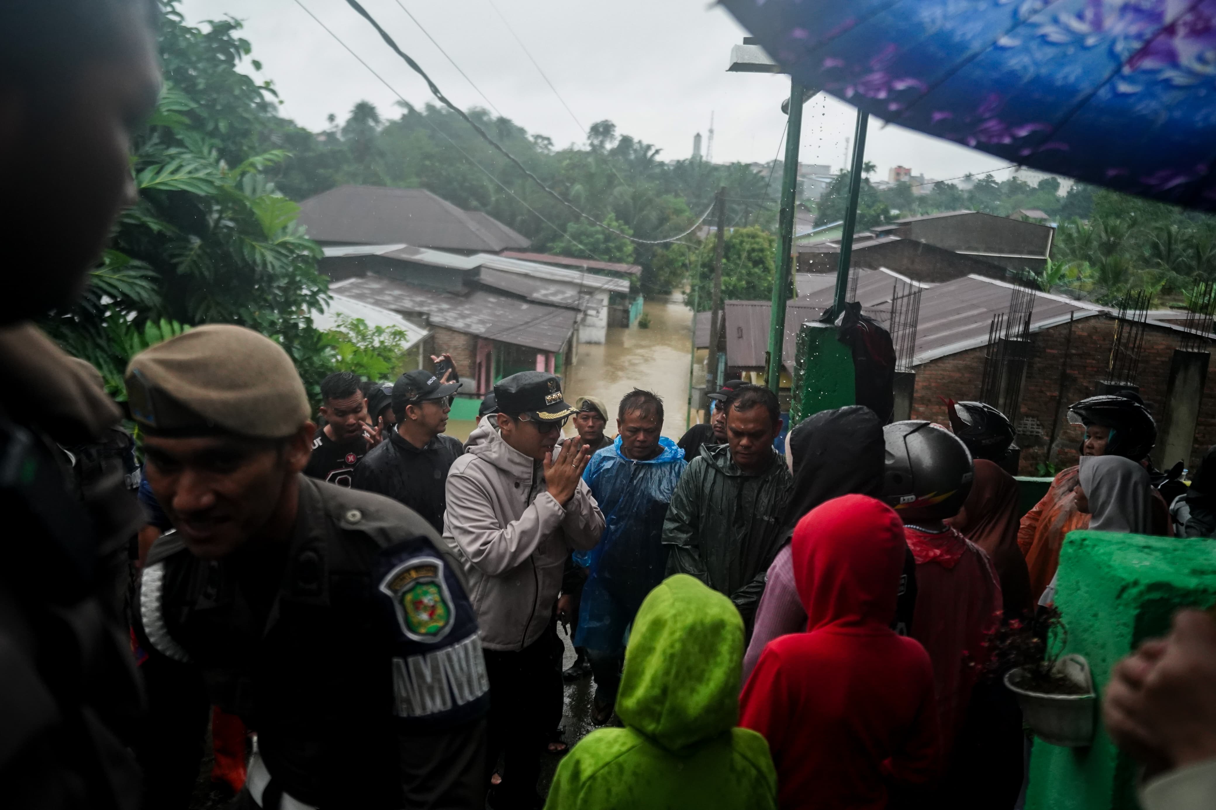 Rico Waas Instruksikan Evakuasi Cepat dan Operasikan Dapur Umum