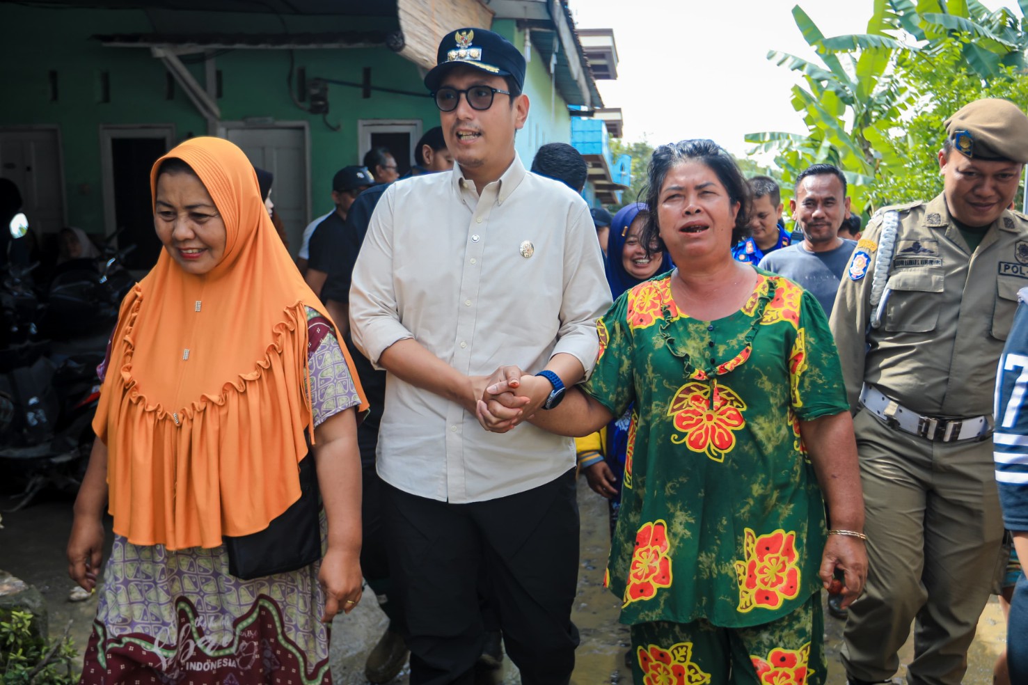 Wali Kota Medan, Rico Tri Putra Bayu Waas. Meninjau Masjid Muslimin Yang Terletak di Gang Jaya, Kelurahan Kwala Bekala, Kecamatan Medan Johor, Rabu (3/12/2025)