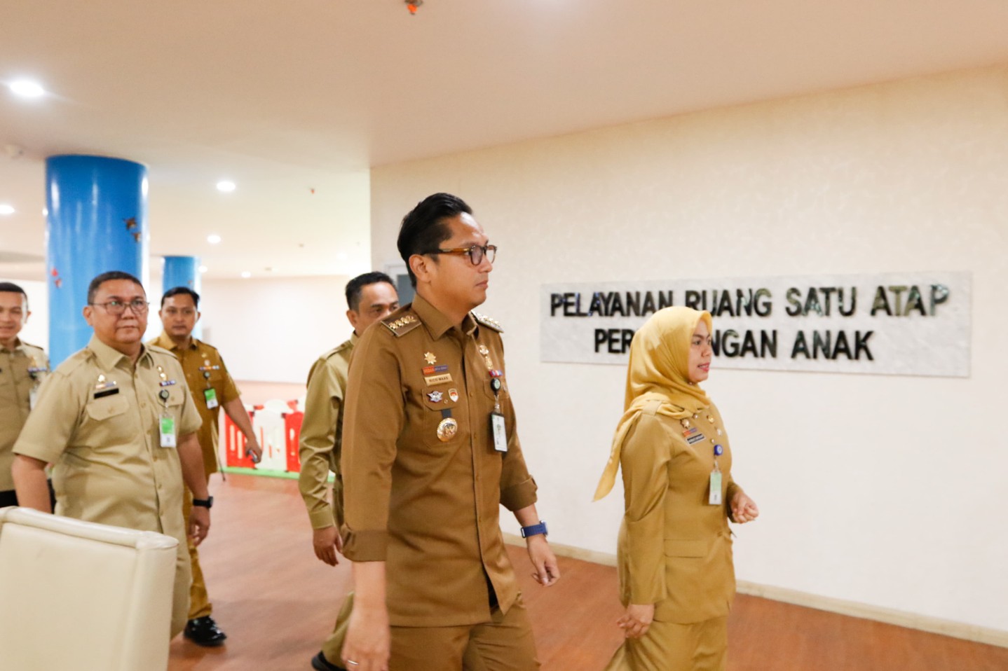 Wali Kota Medan, Rico Tri Putra Bayu Waas Mengunjungi Mal Pelayanan Publik (MPP) di jalan Iskandar Muda, Medan Baru, Senin (8/12/2025)