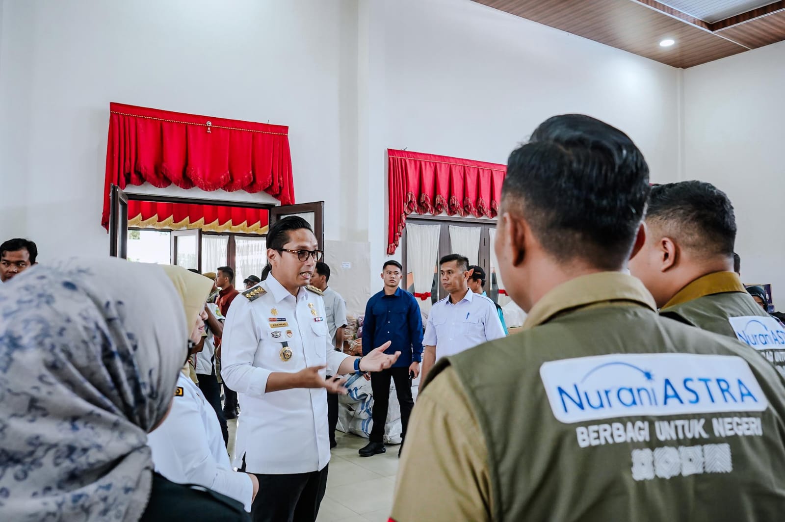 Semangat Gotong Royong Warnai Penanganan Banjir di Medan