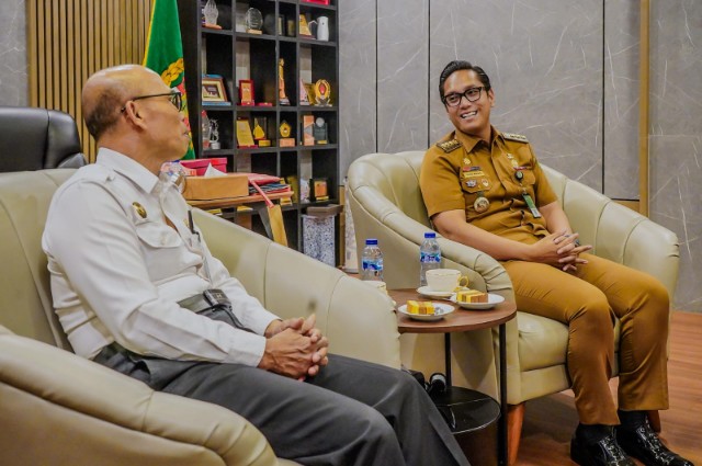Wali Kota Medan, Rico Tri Putra Bayu Waas Menerima Audiensi Pihak Balai Pemasyarakatan (Bapas) Kelas I Medan di Rumah Dinas Wali Kota Medan, Selasa (16/12/2025)