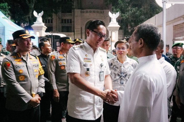 Bersama Dengan Unsur Forkopimda Kota Medan Memantau Langsung Situasi Keamanan di beberapa Gereja, Rabu (24/12/2025) Malam