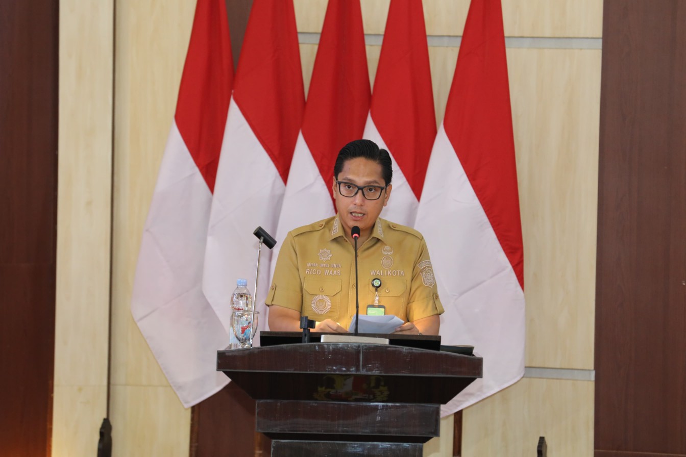 Wali Kota Medan, Rico Tri Putra Bayu Waas Salam Sidang Paripurna DPRD Kota Medan Dengan Agenda Laporan Pelaksanaan Reses IV masa Persidangan I tahun sidang 2025–2026 di Gedung DPRD Medan, Senin (19/1/2026)