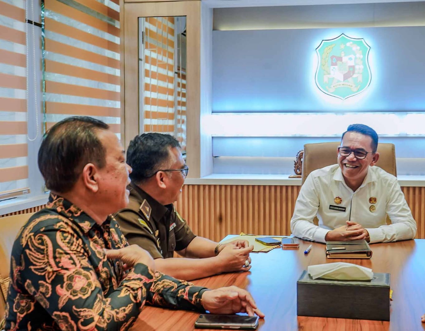 Wakil Wali Kota Medan, Zakiyuddin Harahapmenerima Panitia Pelaksana Periodisasi Punguan Pasaribu Dohot Boruna (PPDB/PPRPI) Kota Medan di Balai Kota Medan, Rabu (25/2/2026)