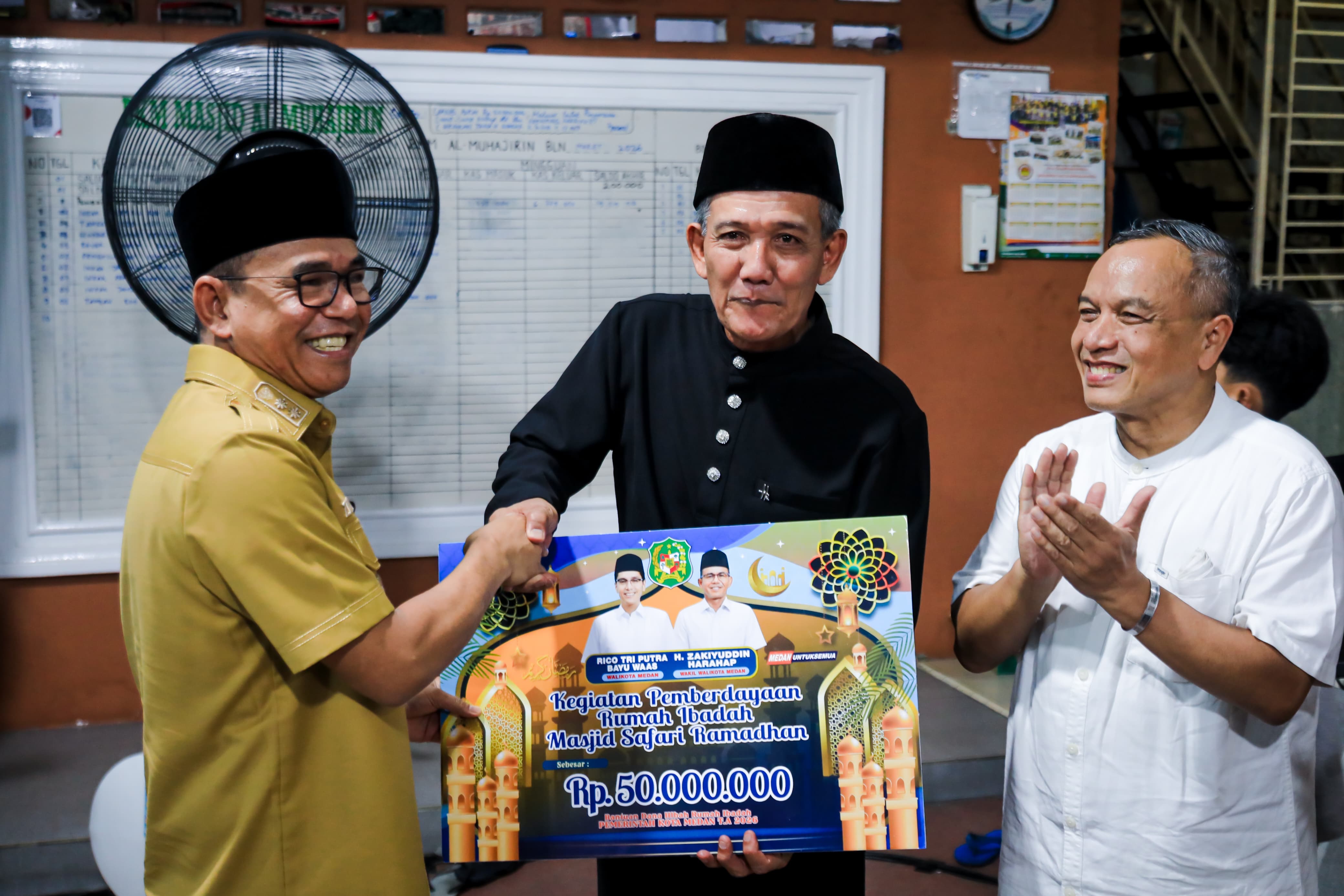 Wakil Wali Kota Medan, H. Zakiyuddin Harahap Melaksanakan Safari Ramadan di Masjid Al Muhajirin, Jalan Beringin VII, Kecamatan Medan Helvetia, Senin (2/3/2026)