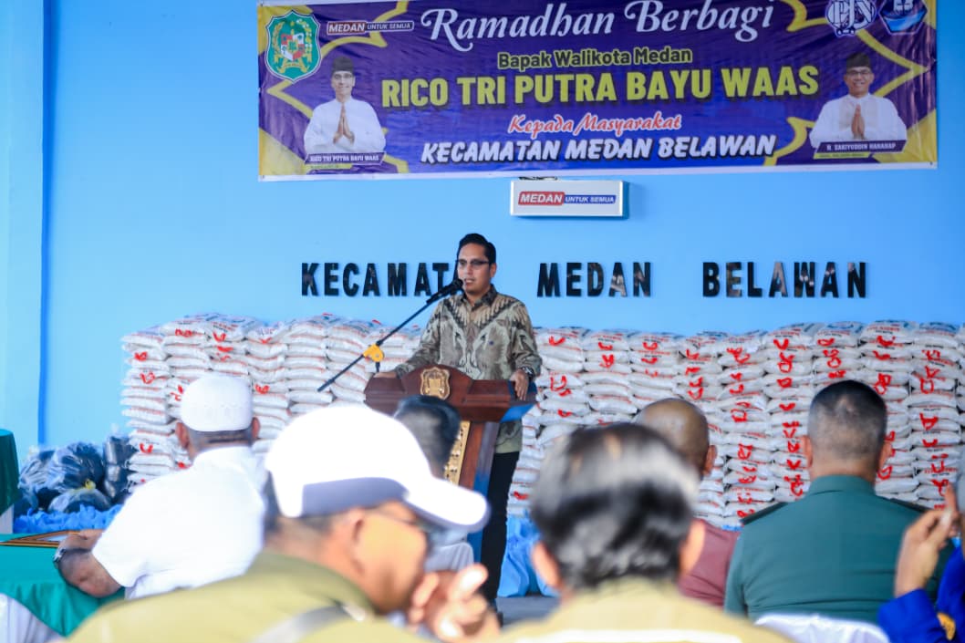 Ramadan Berbagi dengan Warga Belawan, Rico Waas: Hidup Harus Saling Peduli dan Membantu