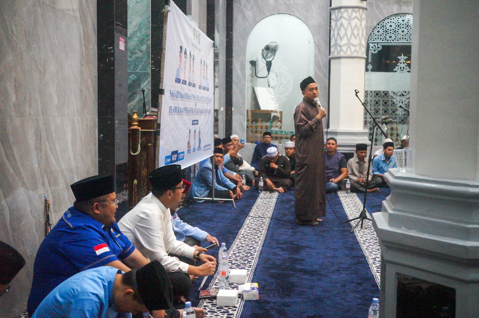 Kunjungi Masjid Baiturrahman, Wali Kota Medan Ajak Generasi Muda Jadikan Masjid Sebagai Benteng Menghalau Bahaya Gadget & Narkoba