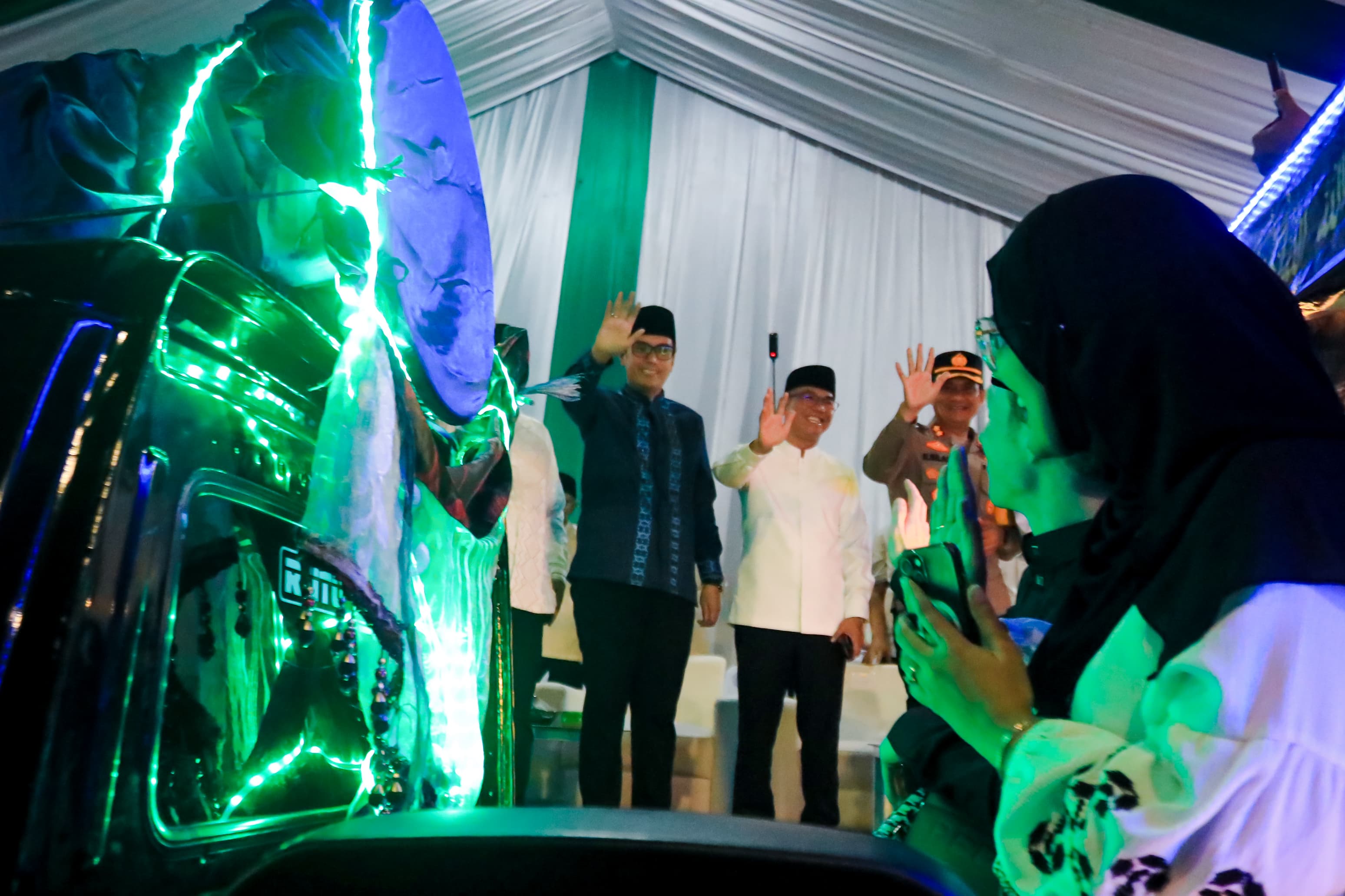 Takbir Menggema di Medan, Pawai Mobil Hias Disambut Antusias, Rico Waas Ajak Warga Sambut Hari Kemenangan Dengan Hati Yang Bersih