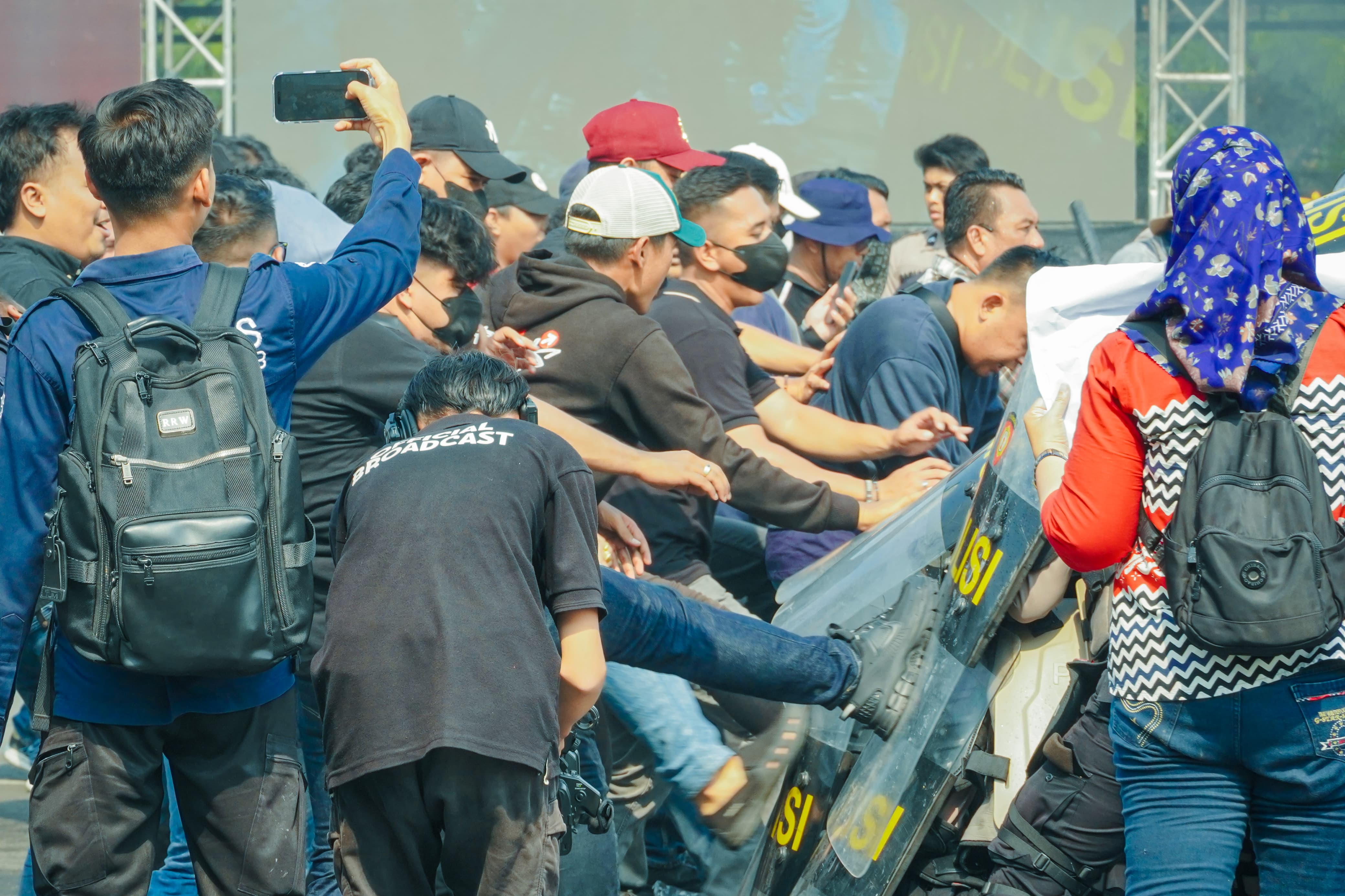 Apel Akbar dan Deklarasi Sabuk Kamtibmas, Rico Waas Apresiasi Kesiapan Polri Jaga Kondusivitas Medan Lewat Simulasi Sispamkota