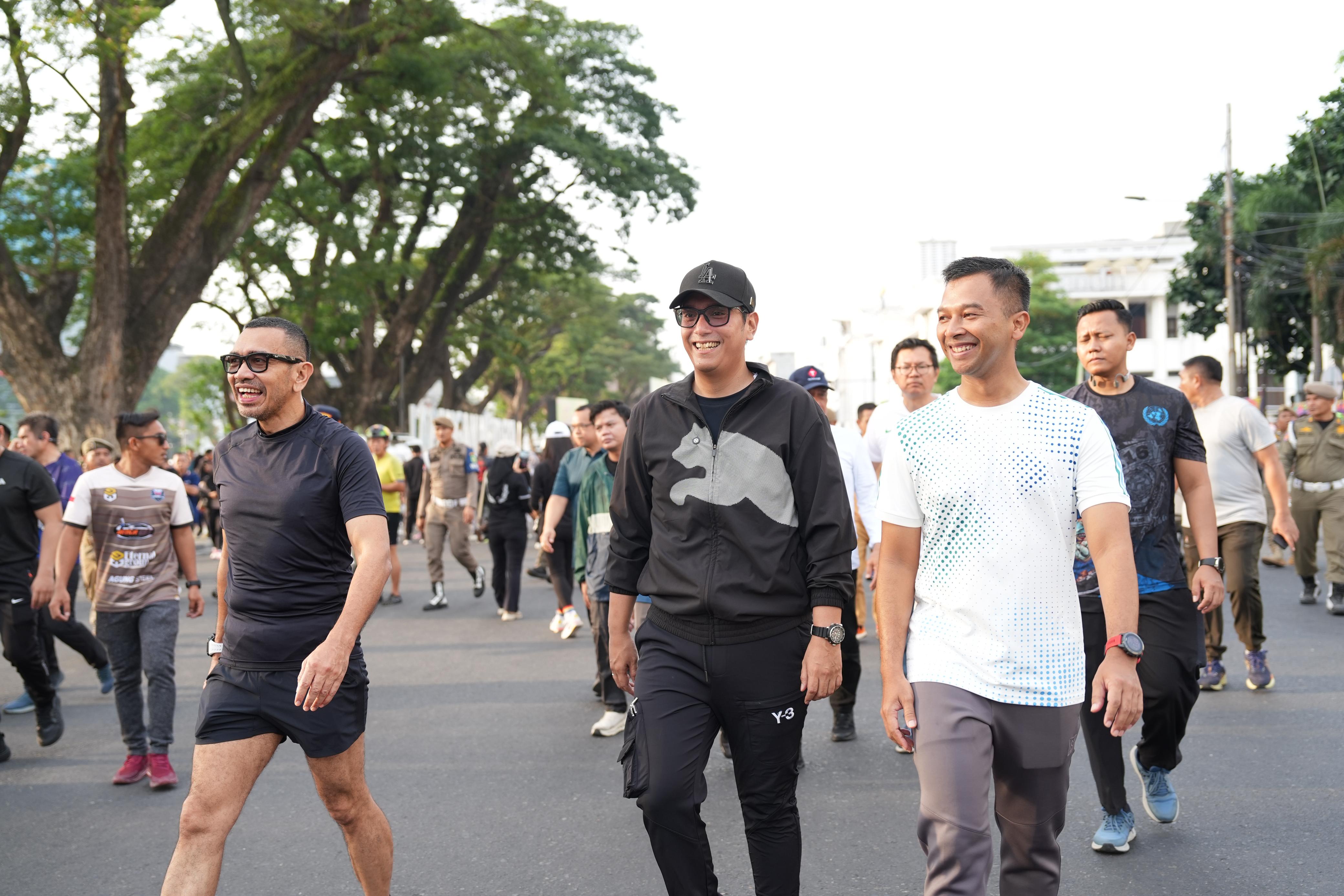 Rico Waas, Exco PSSI Arya Sinulingga, dan Dandim Membaur di CFD, Sapa Warga Medan