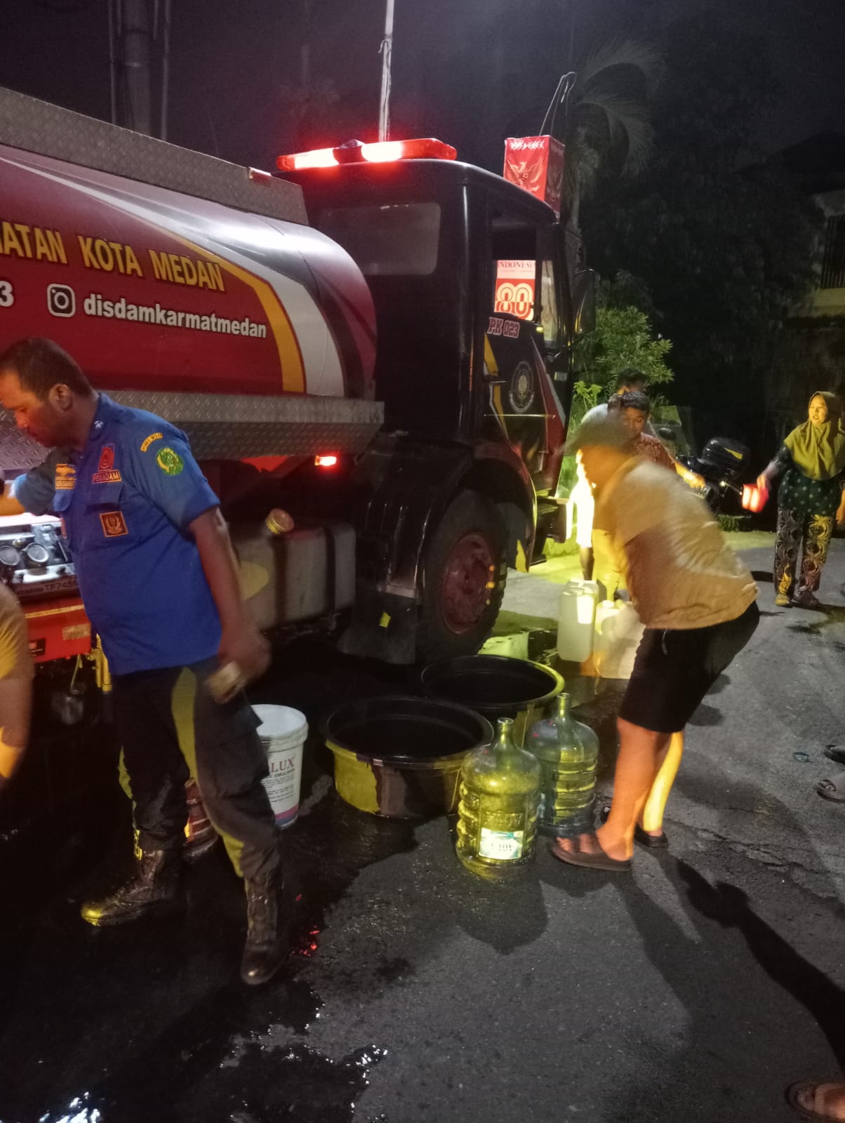 Wali Kota Medan Kerahkan Armada Damkarmat Untuk Penuhi Kebutuhan Air Bersih Warga