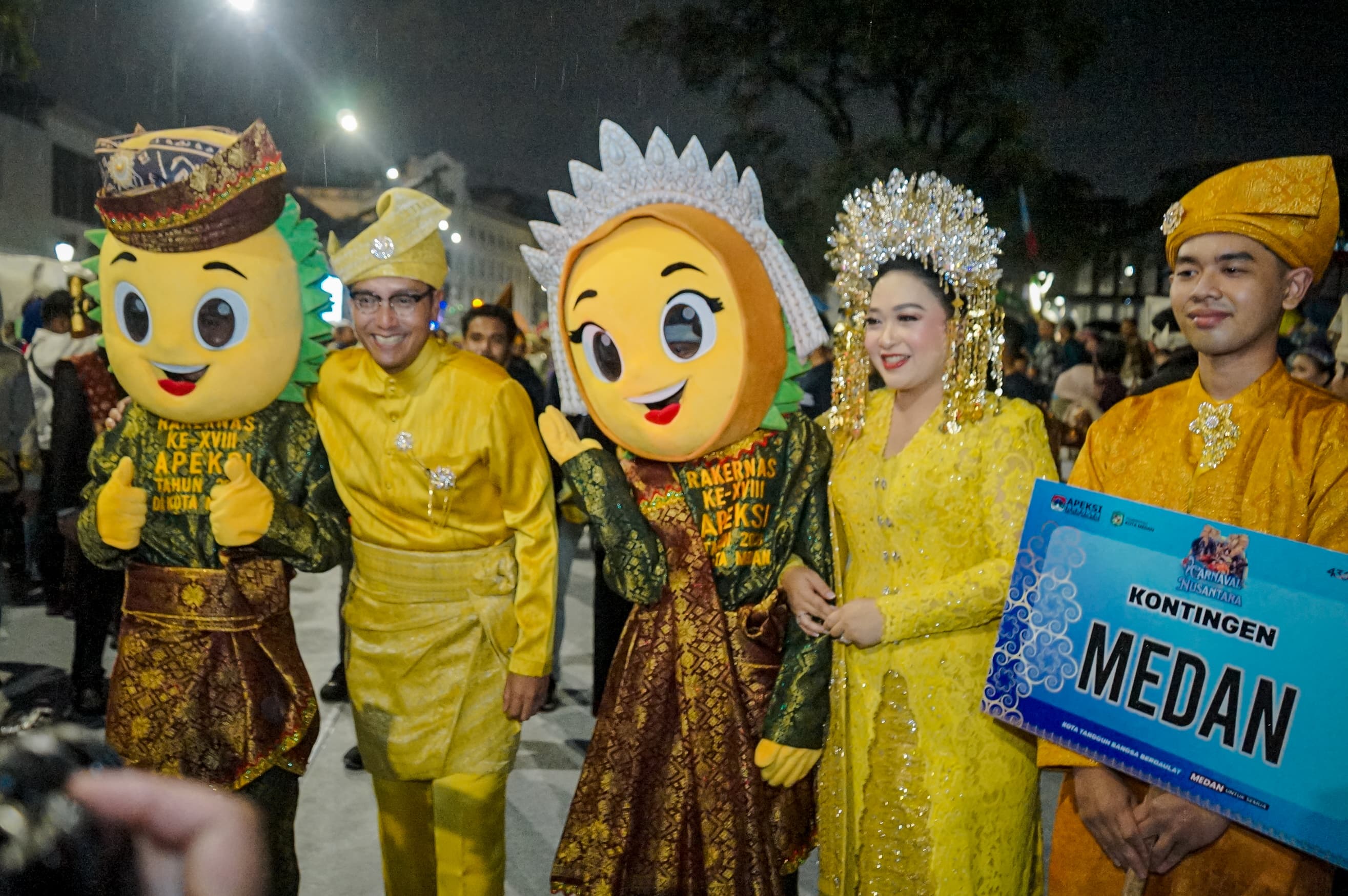Diguyur Hujan, Karnaval Nusantara APEKSI ke-XVIII Medan Tetap Memukau dan Spektakuler: Wamendagri Bima Arya Terpesona, Rico Waas Bertekad Bawa Budaya ke Kancah Internasional