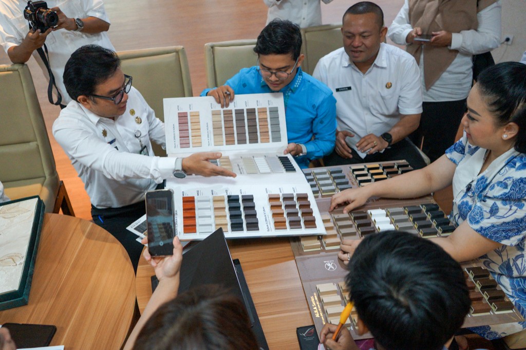 Airin Rico Waas Pastikan Dekranas Mall Medan Tampil Berkelas