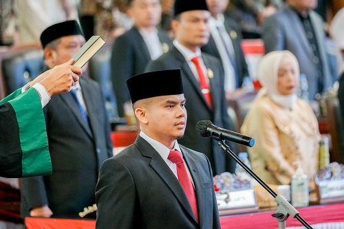 Hadiri Pelantikan PAW Sisa Periode 2019-2024, Aulia Rachman: Makin Perkuat Kinerja DPRD Medan