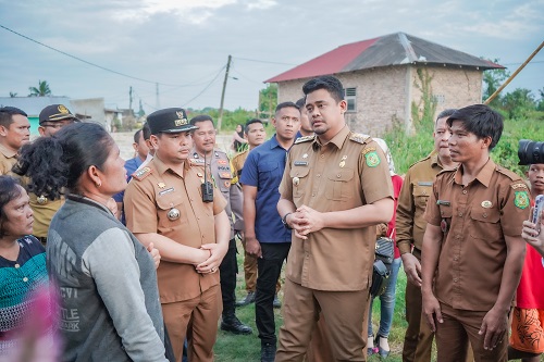 “Terima Kasih Pak Bobby, Melalui Perantara Tangan Bapak, Rumah Kami Direnovasi Kementerian Sosial”